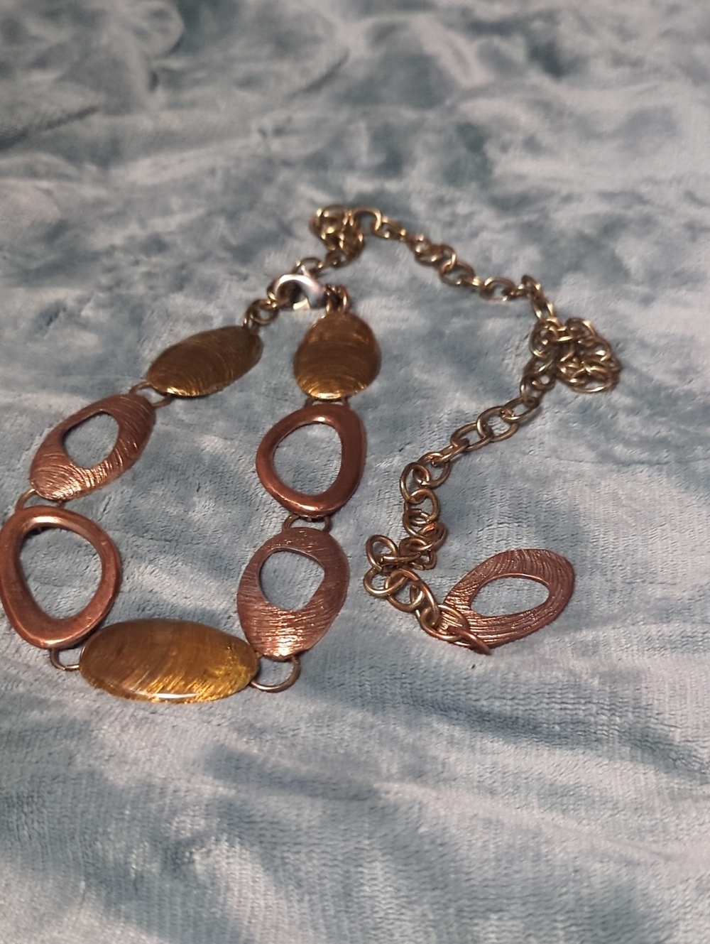 58-Gold-Tone Oval Link Bracelet - Women belt. Small suze. Pre-loved